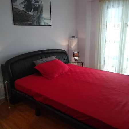 Acropolis Within 10 Minutes Walk! Classical Apartment And A Hostess At Your Side! Афіни Екстер'єр фото