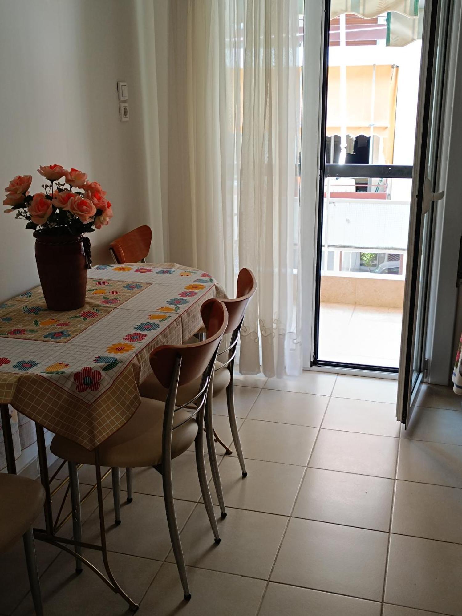 Acropolis Within 10 Minutes Walk! Classical Apartment And A Hostess At Your Side! Афіни Екстер'єр фото